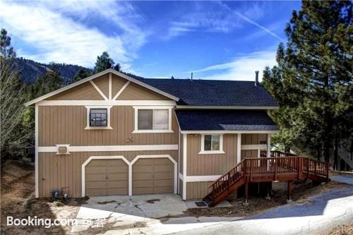 近贝尔 Mtn滑雪胜地优胜美地黄金三卧室度假屋(Yosemite Gold 3 Bedroom Holiday Home Near Bear Mtn. Ski Resort)