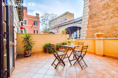 Cosy 1 Bed with Large Terrace Near St.Peter's