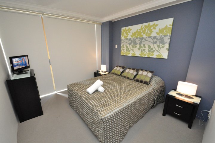 悉尼CBD现代自助式两卧室公寓（16MKT）(Sydney CBD Modern Self-Contained Two-Bedroom Apartment (16Mkt))