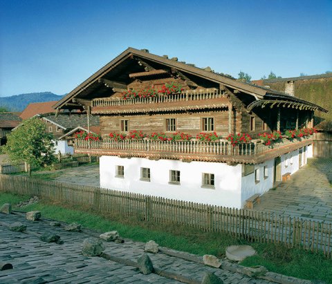 德雷伯根湖酒店(Hotel Dreiburgensee)