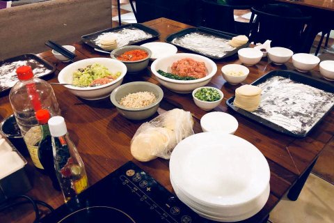 逅山梯民宿(重庆解放碑洪崖洞店)