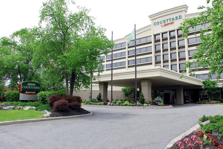 林德赫斯特梅多兰兹万怡酒店(Courtyard by Marriott Lyndhurst/Meadowlands)