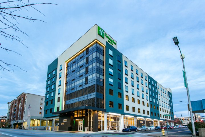 查塔努加假日酒店及套房(Holiday Inn Hotel & Suites Chattanooga, an IHG Hotel)