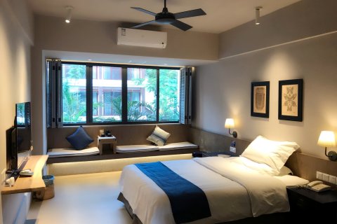 西双版纳景洪市爱纳酒店(告庄星光夜市店)