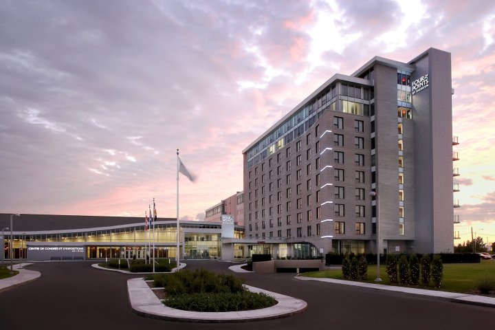 利瓦伊斯会议中心福朋喜来登酒店(Four Points by Sheraton Lévis Convention Centre)