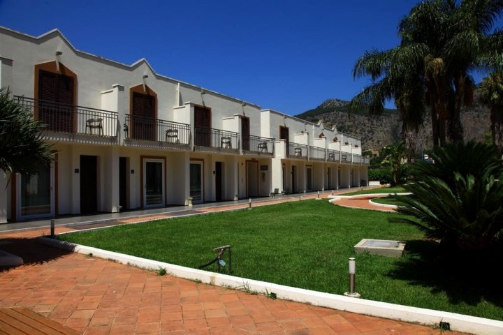 卡赛娜狄科里酒店(Hotel Casena Dei Colli)