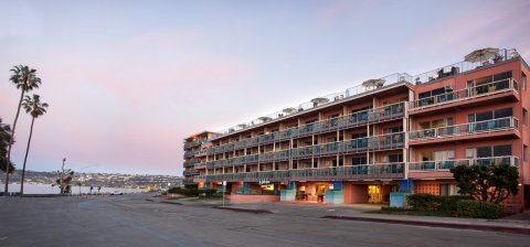 拉霍亚湾套房酒店(La Jolla Cove Suites)