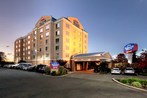 伍德布里奇万豪费尔菲尔德套房酒店(Fairfield Inn & Suites Woodbridge)