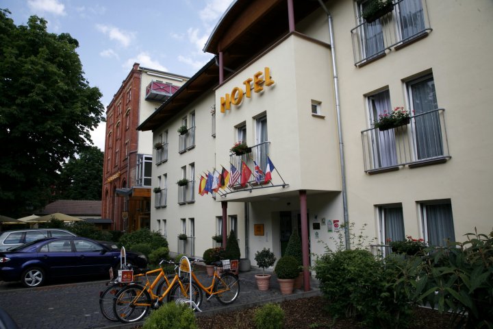 阿恩施塔特斯塔德特布瑞恩霍特公园酒店(Hotelpark Stadtbrauerei Arnstadt)