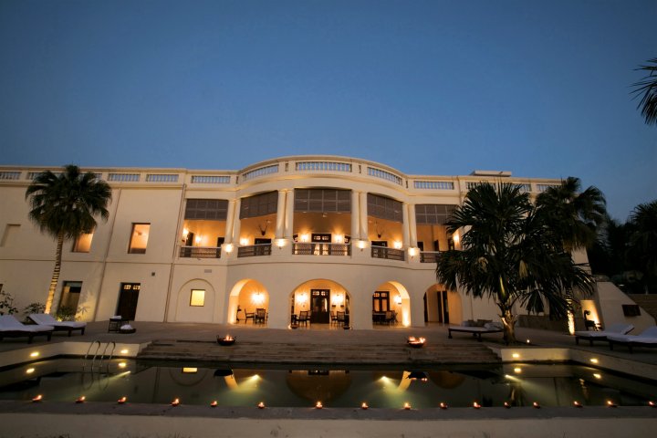 纳德萨泰姬酒店&度假村(Taj Nadesar Palace)