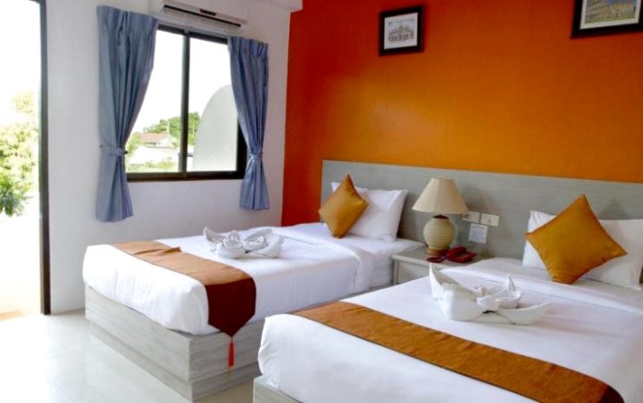 普吉岛双子假日酒店(Twin Inn Hotel Phuket)