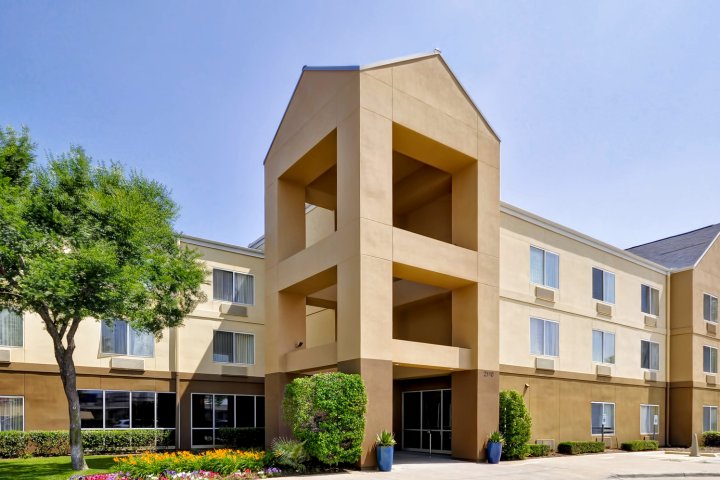 达拉斯医疗/市场中心万豪费尔菲尔德酒店(Fairfield Inn & Suites Dallas Medical/Market Center)