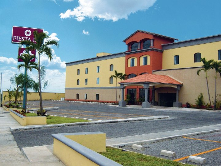 科利马嘉年华酒店(Fiesta Inn Colima)