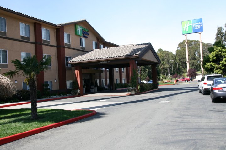 圣巴勃罗 - 里士满智选假日酒店(Holiday Inn Express San Pablo - Richmond Area, an IHG Hotel)
