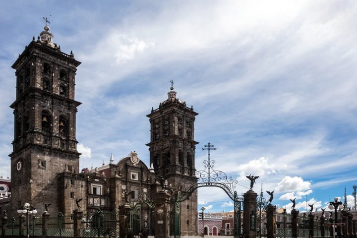 万普布拉芬撒酒店(One Puebla Finsa)