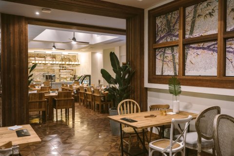 峨眉山拜愚庭云涧私汤民宿