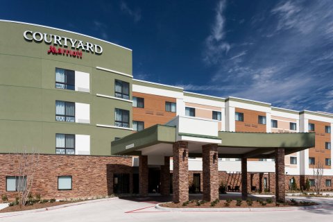 休斯顿北/谢南多厄万怡酒店(Courtyard by Marriott Houston North/Shenandoah)