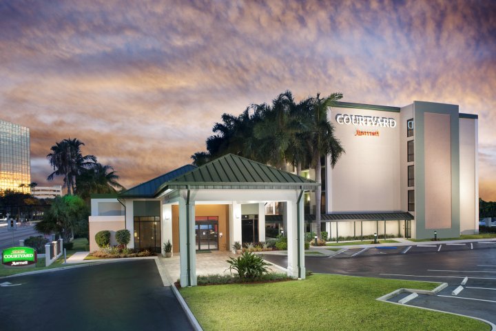 东劳德代尔/劳德代尔滨海万怡酒店(Courtyard by Marriott Fort Lauderdale East / Lauderdale-by-The-Sea)