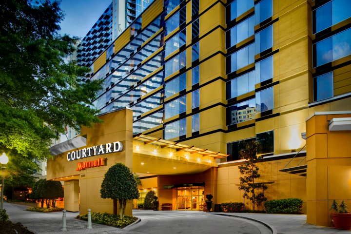 亚特兰大市巴克海特万怡酒店(Courtyard by Marriott Atlanta Buckhead)