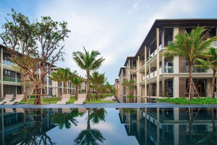 班麦考五星级公寓(Baan Mai Khao 5 Stars Condominimum)