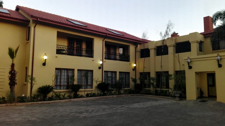 Aanmani Rose Guest House