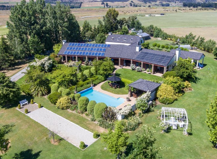 瓦娜卡湖莱姆特里洛奇酒店(Lime Tree Lodge Wanaka Lake)