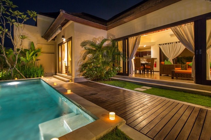 巴厘岛海滩丽嘉别墅(The Reika Villas by Nagisa Bali)