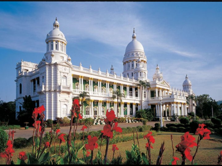 拉利莎马哈尔皇宫酒店(Lalitha Mahal Palace Hotel)