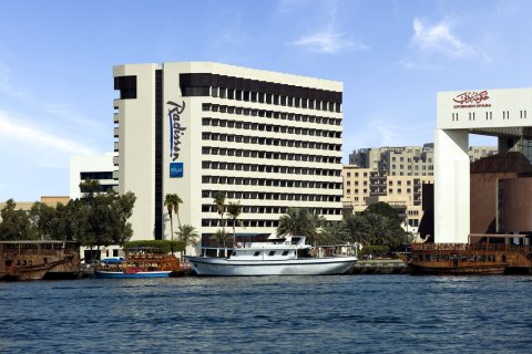 迪拜德伊勒河丽笙酒店(Radisson Blu Hotel, Dubai Deira Creek)