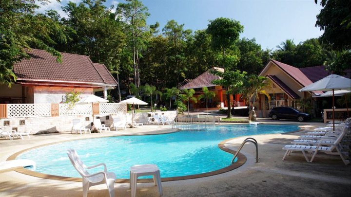 兰达曼达度假村(Lanta Manda Resort)