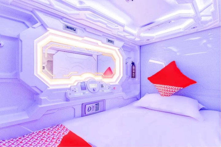 筑梦者太空舱酒店(珠海拱北轻轨站店)