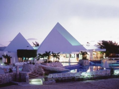 Cancun Marina Club