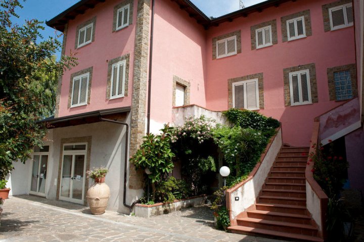 尤加利树农庄酒店(Agriturismo Eucalipto)