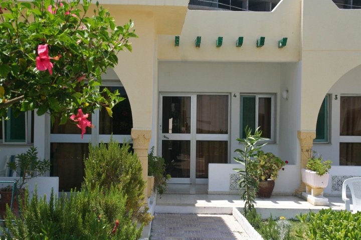 西迪塞勒姆旅游海滨酒店(Complexe Touristique Sidi Salem)