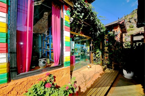 丽江束河五彩里阁客栈