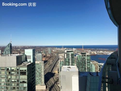 60th Floor, 180° Amazing City & Lake View !