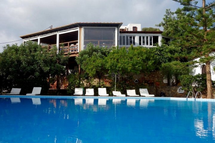 克里特岛乡村公寓式酒店(Cretan Village Hotel)