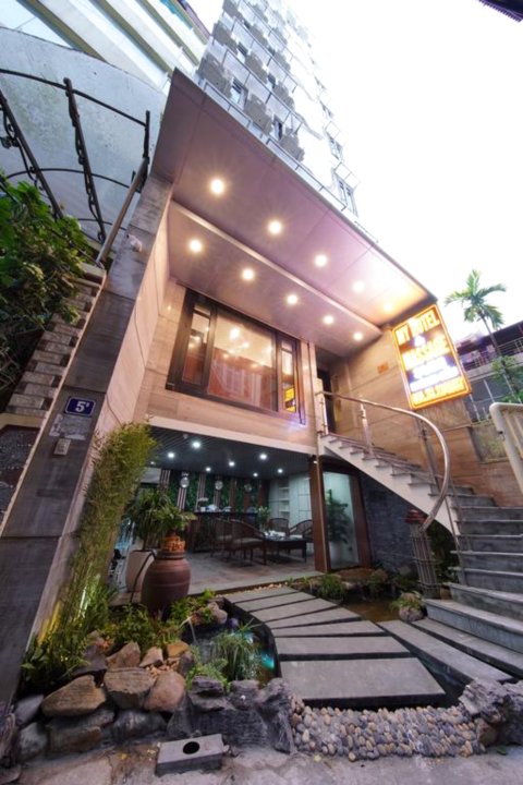 霍维晃驹 3 号酒店(Hovi Hoang Cau 3)