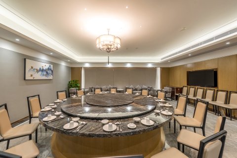 清远中凯华府假日酒店(清新体育馆古龙峡店)