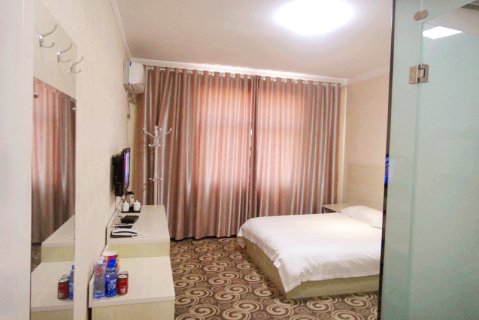 天天假日宾馆(民权站店)