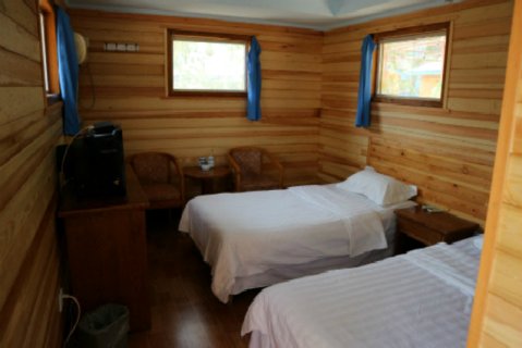 南北戴河民宿(昌黎滑沙滑草店)