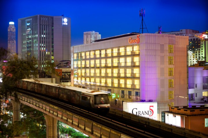 曼谷素坤逸5号格兰德酒店(Grand 5 Hotel & Plaza Sukhumvit Bangkok)