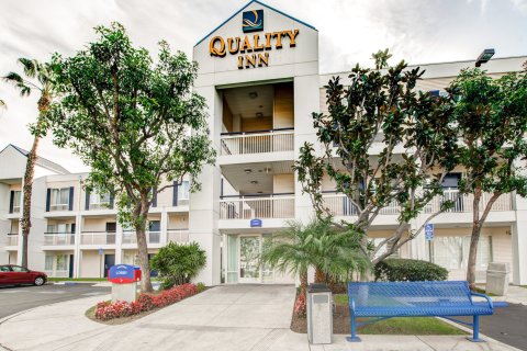 普拉岑提亚阿娜赫姆富力顿品质酒店(Quality Inn Placentia Anaheim Fullerton)