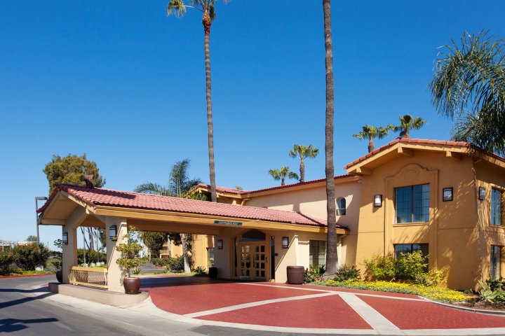 奥兰治县科斯塔梅萨拉昆塔旅馆及套房(La Quinta Inn by Wyndham Costa Mesa Orange County)