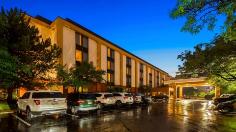 芝加哥朗伯德贝斯特韦斯特必住普拉斯酒店(SureStay Plus Hotel by Best Western Chicago Lombard)