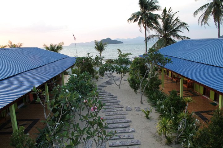 丹戎普特利汽车酒店(Tanjung Puteri Motel)