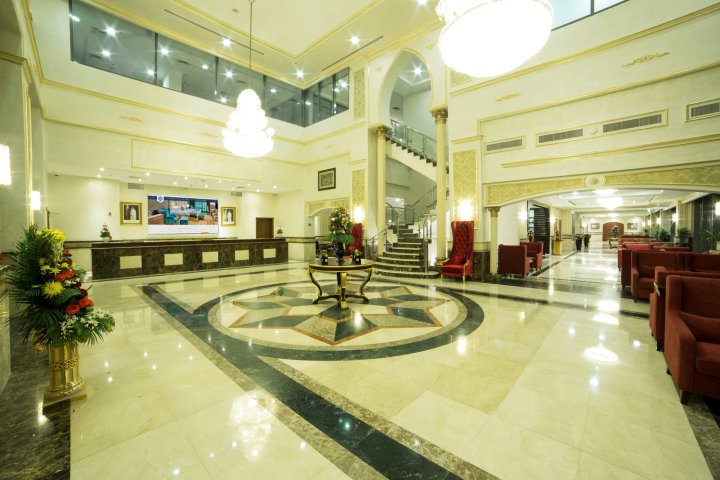 萨帕瑞大酒店(Sapphire Plaza Hotel)