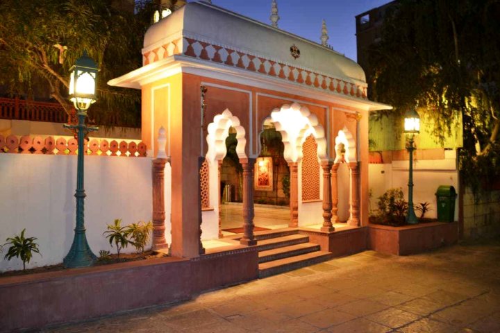 瑟亚别墅 - 市中心酒店(Suryaa Villa Jaipur- A City Centre Heritage Haveli)