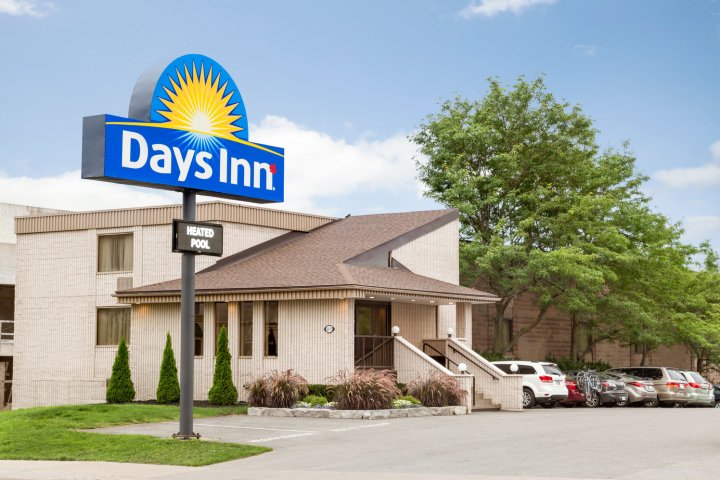 瀑布景观戴斯酒店(Days Inn by Wyndham Fallsview)