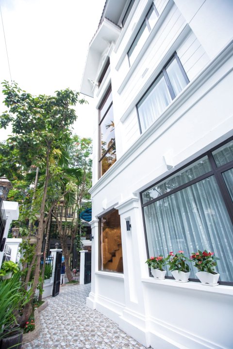 河内顶雅致酒店(Dinh Elegant Hanoi Hotel)